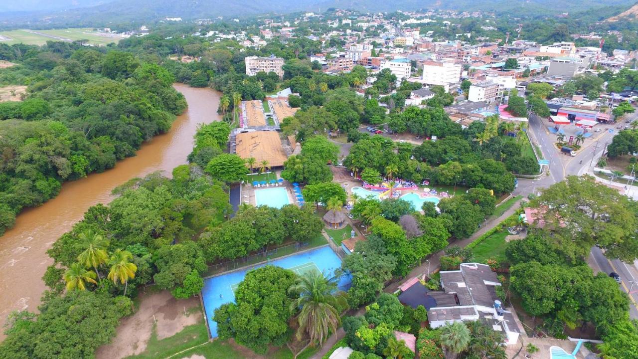 Hotel Guadaira Resort Melgar Exterior photo